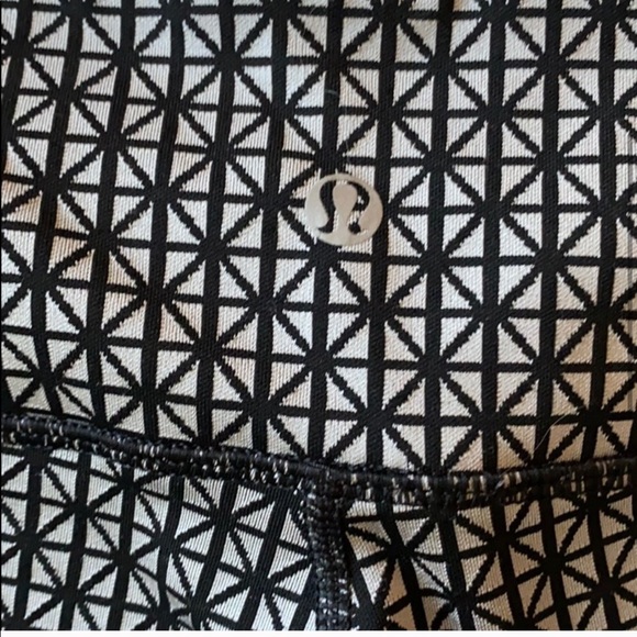 NWOT Lululemon Leggings- 6 - Picture 3 of 4